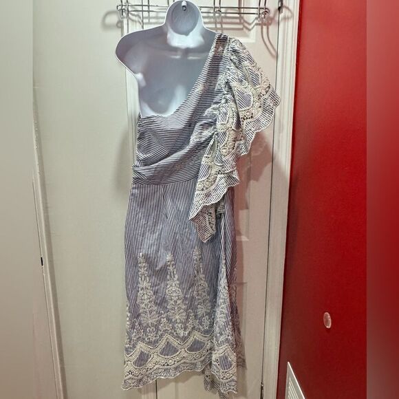 NWOT BCBGMAXAZRIA BCBG One Shoulder Embroidered Stripe Dress Blue Combo Size 14 - Picture 5 of 14